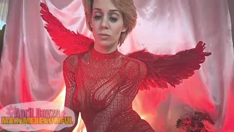 Snapshot of makemebeautiful chatting on 01.21.25 April Dayze makemebeautiful online show from 01.21.25