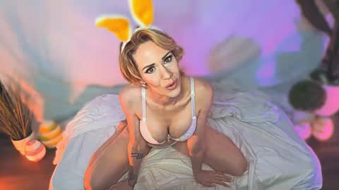 Snapshot of makemebeautiful chatting on 03.04.25 April Dayze makemebeautiful online show from 03.04.25