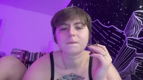 Snapshot of makeopaloh chatting on 12.29.24 makeopaloh online show from 12.29.24