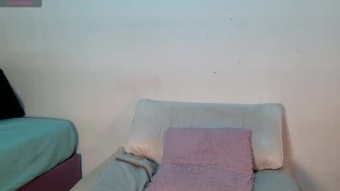 Snapshot of makii__ chatting on 02.15.26 Maki online show from 02.15.26