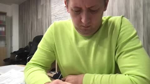 Snapshot of maks199402 chatting on 12.22.25 maksoffice online show from 12.22.25