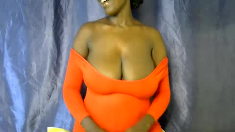 Snapshot of malaika_musa chatting on 05.29.26 malaika_musa online show from 05.29.26
