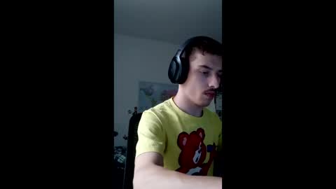 Snapshot of male20y chatting on 05.13.26 male20y online show from 05.13.26