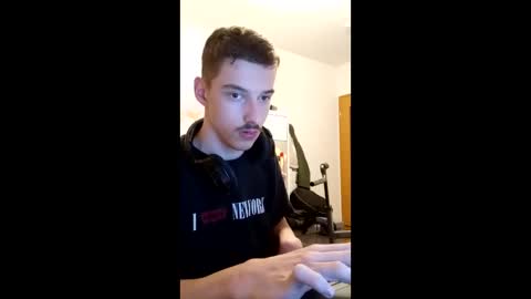 Snapshot of male20y chatting on 05.18.26 male20y online show from 05.18.26