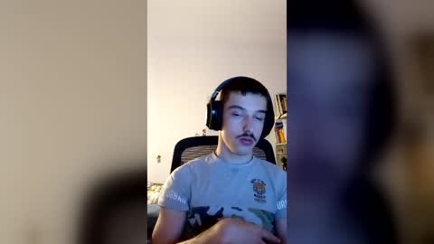 Snapshot of male20y chatting on 06.26.26 male20y online show from 06.26.26