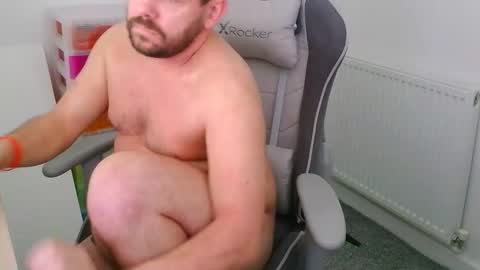 Snapshot of malecamslave18 chatting on 11.05.25 malecamslave18 online show from 11.05.25