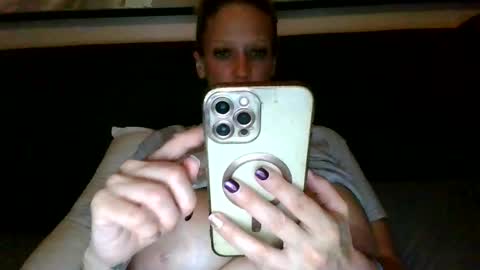 Snapshot of malibumelons chatting on 01.08.26 malibumelons online show from 01.08.26