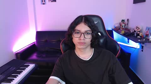 Snapshot of malik_harrison_ chatting on 02.04.25 Malik online show from 02.04.25