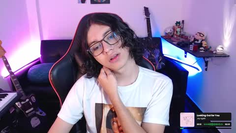 Snapshot of malik_harrison_ chatting on 03.10.25 Malik online show from 03.10.25