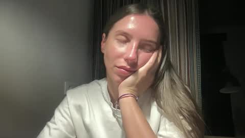 Snapshot of malina568708 chatting on 10.15.25 malina568708 online show from 10.15.25