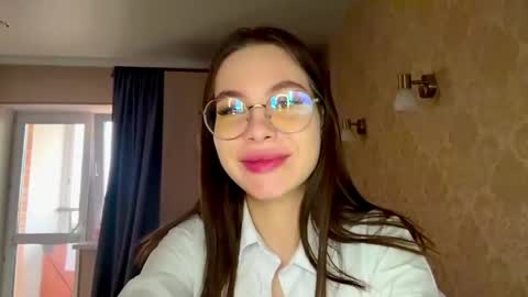 Phoebe online show from 06.03.26