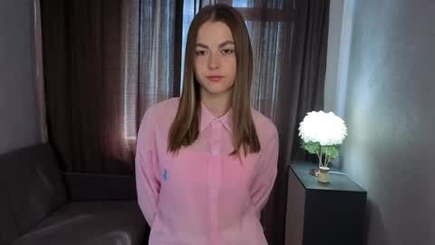 Mia online show from 06.03.26