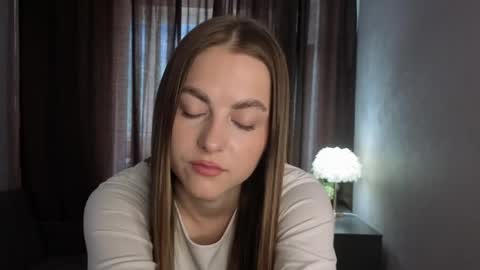 Mia online show from 06.08.26