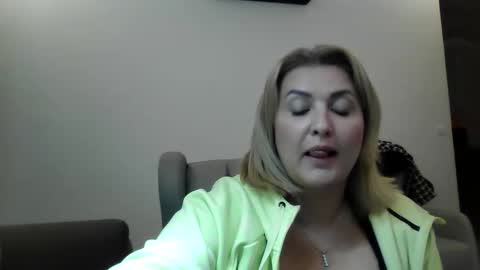 Snapshot of malorine chatting on 02.04.26 malorine online show from 02.04.26