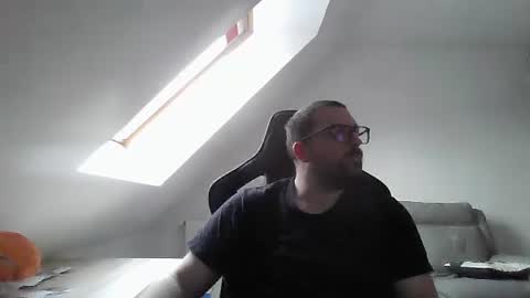 Snapshot of malou2927 chatting on 12.29.24 breton online show from 12.29.24