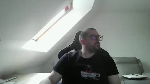 Snapshot of malou2927 chatting on 01.25.25 breton online show from 01.25.25