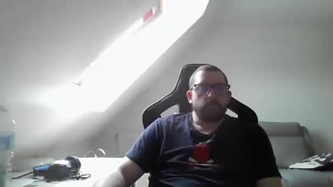 Snapshot of malou2927 chatting on 02.16.25 breton online show from 02.16.25