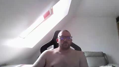 Snapshot of malou2927 chatting on 09.10.25 breton online show from 09.10.25