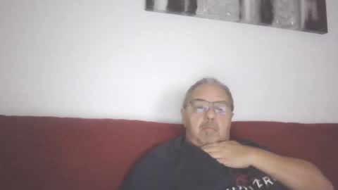 Snapshot of mambow99 chatting on 02.16.25 OLDMANFREE online show from 02.16.25