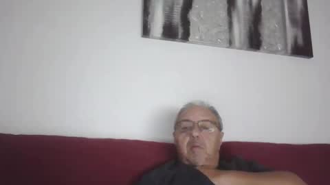 Snapshot of mambow99 chatting on 10.12.25 OLDMANFREE online show from 10.12.25