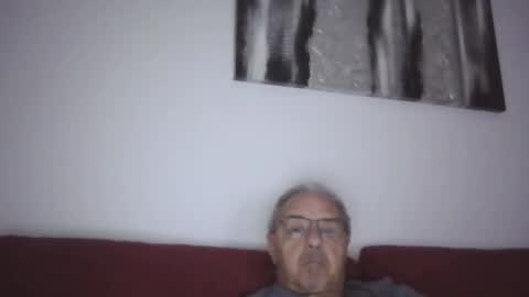 Snapshot of mambow99 chatting on 10.26.25 OLDMANFREE online show from 10.26.25