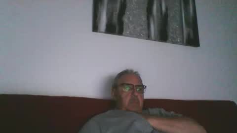 Snapshot of mambow99 chatting on 05.17.26 OLDMANFREE online show from 05.17.26