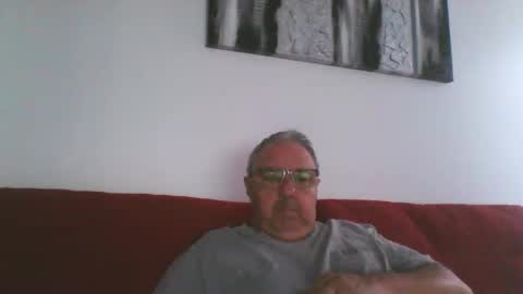 Snapshot of mambow99 chatting on 05.17.26 OLDMANFREE online show from 05.17.26