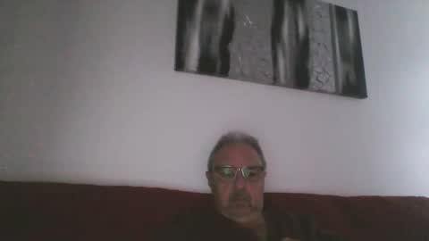 Snapshot of mambow99 chatting on 05.18.26 OLDMANFREE online show from 05.18.26