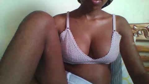 Snapshot of mammaplay chatting on 11.21.25 mammaplay online show from 11.21.25