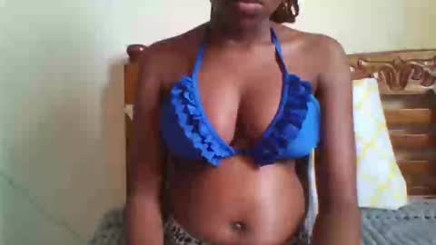 Snapshot of mammaplay chatting on 11.25.25 mammaplay online show from 11.25.25