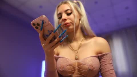 Snapshot of mandypeas chatting on 12.14.24 Anto Lovense is Active My pleasure is in your hands Private is Open online show from 12.14.24