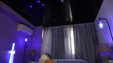 Snapshot of mandypeas chatting on 09.18.25 Anto Lovense is Active My pleasure is in your hands Private is Open online show from 09.18.25
