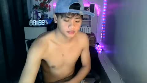 Snapshot of manhattan_men18 chatting on 03.12.25 JM18 online show from 03.12.25