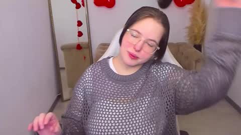 manic_pixie_ online show from 02.11.26