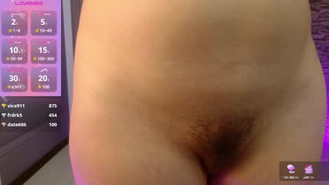 Snapshot of manue_bela chatting on 02.05.25 Angela online show from 02.05.25