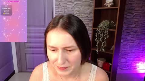 Snapshot of manue_bela chatting on 03.11.25 Angela online show from 03.11.25