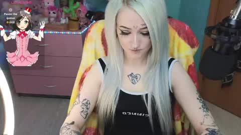 Snapshot of manuela_unicorn chatting on 04.21.26 Manuela online show from 04.21.26