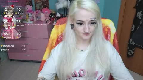 Snapshot of manuela_unicorn chatting on 05.21.26 Manuela online show from 05.21.26