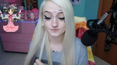 Snapshot of manuela_unicorn chatting on 05.27.26 Manuela online show from 05.27.26