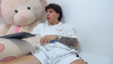 Snapshot of manuelr77 chatting on 05.07.26 Manuel online show from 05.07.26
