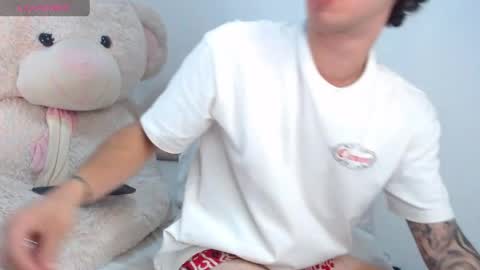 Snapshot of manuelr77 chatting on 05.09.26 Manuel online show from 05.09.26