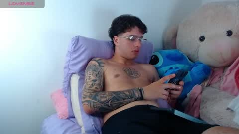 Snapshot of manuelr77 chatting on 05.23.26 Manuel online show from 05.23.26