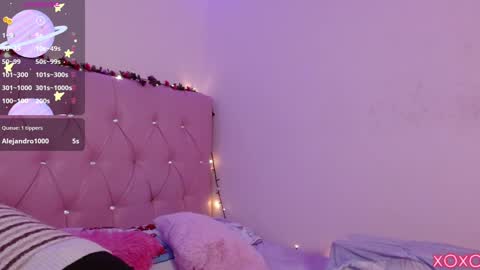 Snapshot of manumeow_ chatting on 12.28.24 Manu online show from 12.28.24