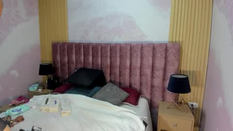 maralinette22 online show from 02.12.26