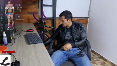 Marck  Independent model  online show from 10.19.25