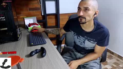 Marck  Independent model  online show from 12.17.25