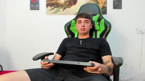 Snapshot of marcos_0212 chatting on 12.19.24 Marcos online show from 12.19.24