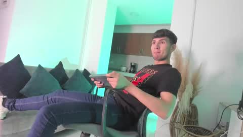 Snapshot of marcus_fire chatting on 02.01.25 marcus_fire online show from 02.01.25
