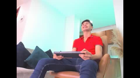 Snapshot of marcus_fire chatting on 02.10.25 marcus_fire online show from 02.10.25