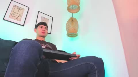 Snapshot of marcus_fire chatting on 02.12.25 marcus_fire online show from 02.12.25